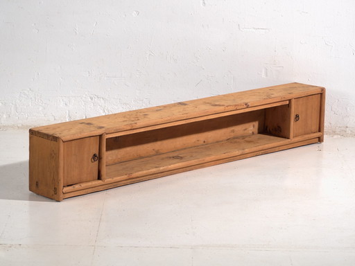Antiek laag dressoir van grenenhout – China, circa 1930 – Iron