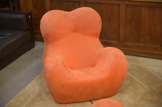 Pair of "Mamma" Armchairs with Footrests After Gaetano Pesce – Textile (photo 5 of 7)