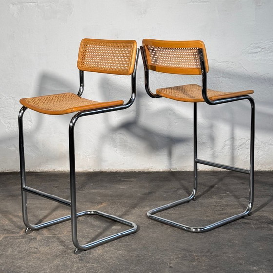 Image 1 of Een paar rotan barkrukken in de stijl van Marcel Breuer S32, jaren 90.