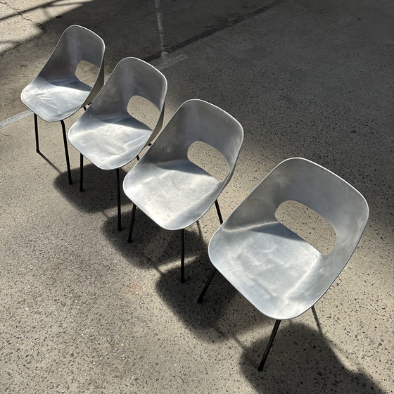 Image 1 of Set van 4 Tulip-stoelen van Pierre Guariche