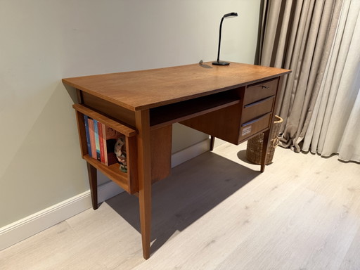 Vintage Holzschreibtisch / Schreibtisch / Retro Schreibtisch