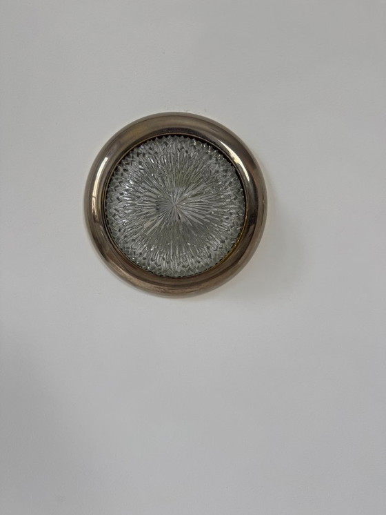 Image 1 of Coppia di applique da parete vintage, ottone e vetro convesso pressato modellato, Francia, 1960