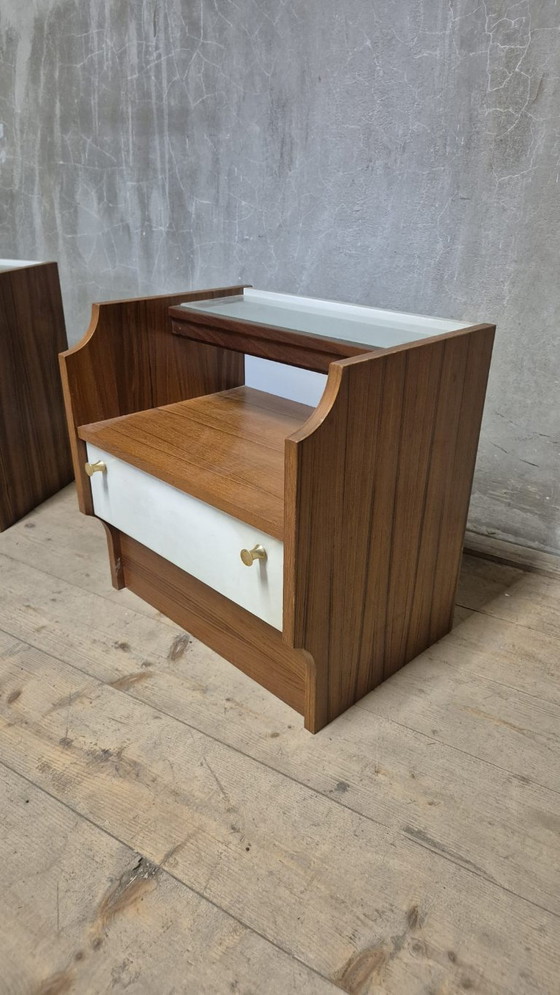 Coppia di comodini vintage di metà secolo, Cecoslovacchia, 47 × 38 × 61 cm – Credenze con vetrina, Wood (photo 10 of 11)