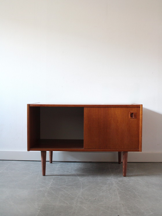 Image 1 of Vintage Deens dressoir in teak, zeer diep! Ideaal voor platenspelers