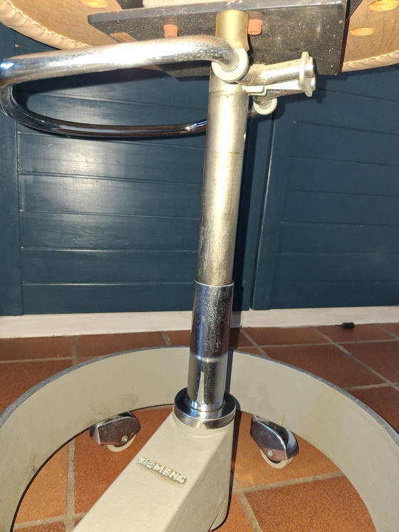 Image 1 of Siemens Sirona Rollhocker Beige originalzustand