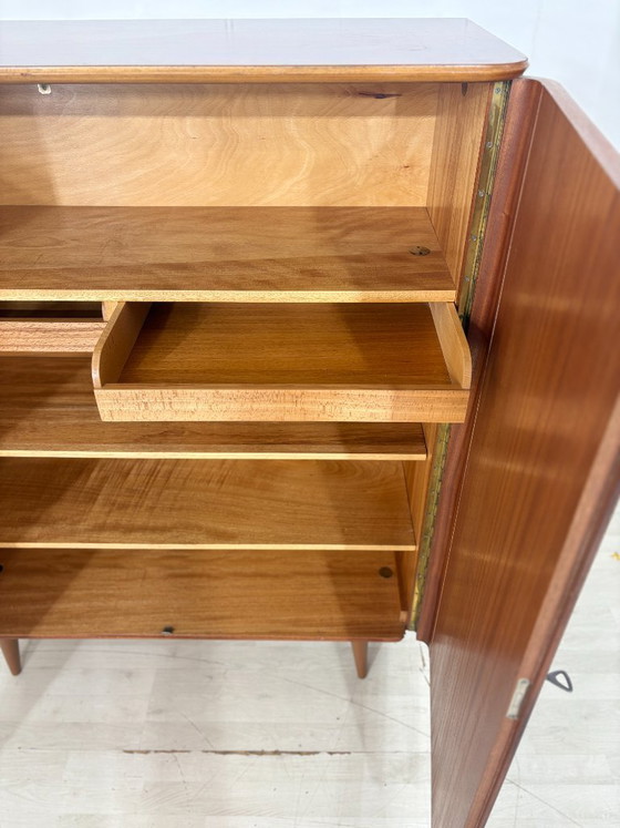 Image 1 of Mahoniehouten kledingkast / Kledingkast in mid-century stijl / Vintage linnenkast uit de jaren 60