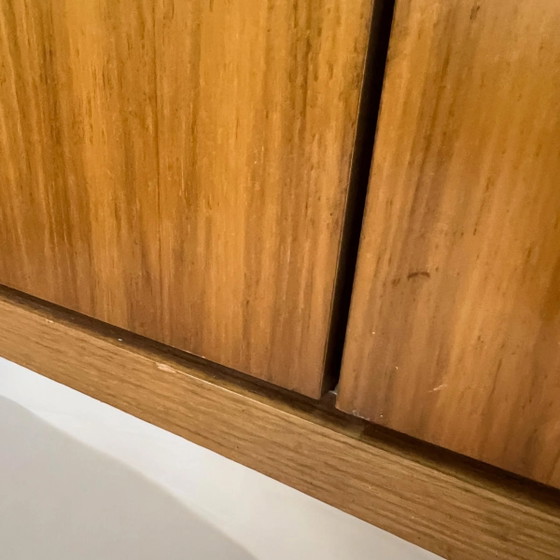 Palette Möbelwerk - Deutsches Mid Century Highboard von 1972 mit Liefernachweis und Markenetikett. – Schmitt (photo 7 of 11)