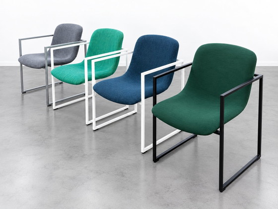 Set di 4 sedie design Arco Frame II (3x Normal + 1x XL) – Sedie da pranzo, Metallo, Tessile (photo 4 of 9)