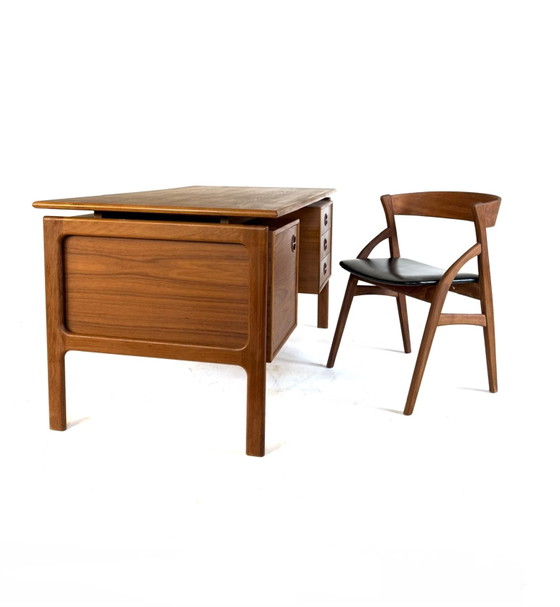 Image 1 of Vintage teakhouten vrijstaand bureau, Arne Vodder ‘60