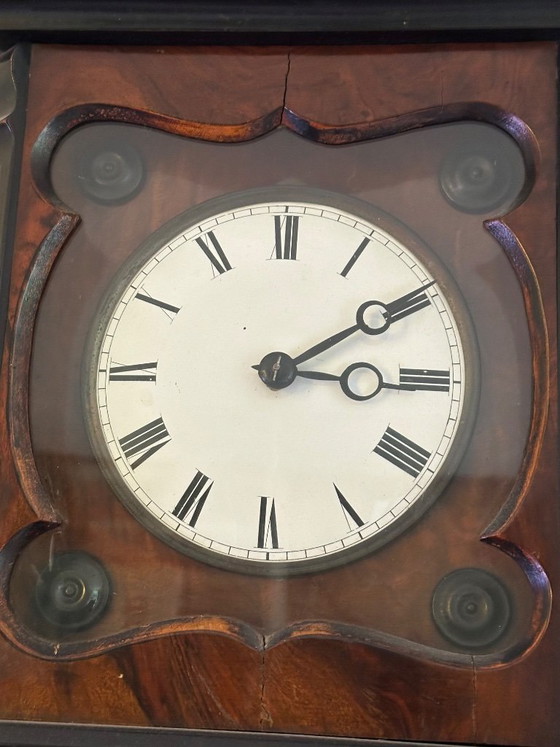 Antike Wanduhr mit Emaille-Zifferblatt und Gewichten – Uhren, Glass, Metal (photo 5 of 6)