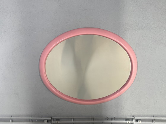 Image 1 of Miroir ovale à rosace des années 1970 - le charme à l'état pur !