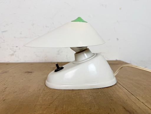 Lampada da tavolo vintage in bachelite bianca di Elektrosvit, anni '50
