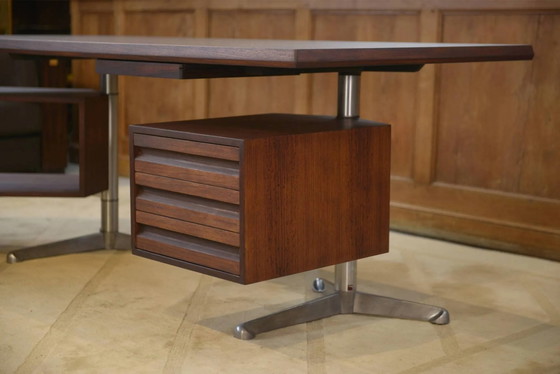Rosewood desk model T95 by Osvaldo Borsani for Tecno 1960s, Italian Design (photo 4 of 17)