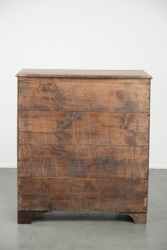 Image 1 of Grande cassettiera antica inglese in rovere chiaro del XVIII secolo.