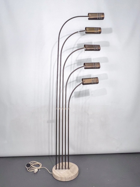 Image 1 of Goffredo Reggiani attribué. Lampadaire en laiton et travertin. Italie, années 1960