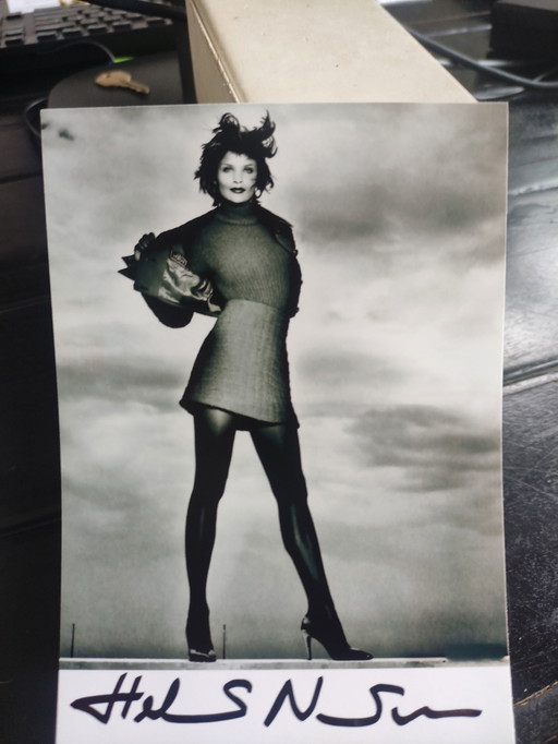 Fotografía firmada a mano por Helmut Newton y Helena Christensen