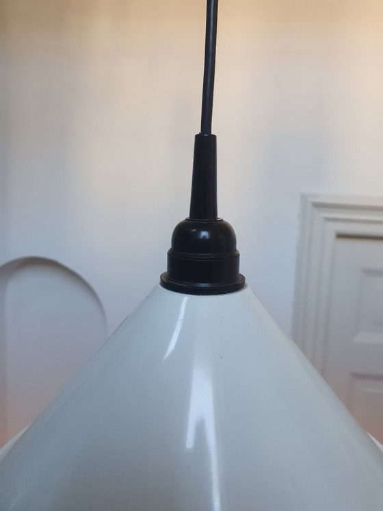 Image 1 of Vintage Hema kegelvormige hanglamp van wit metaal jaren 80