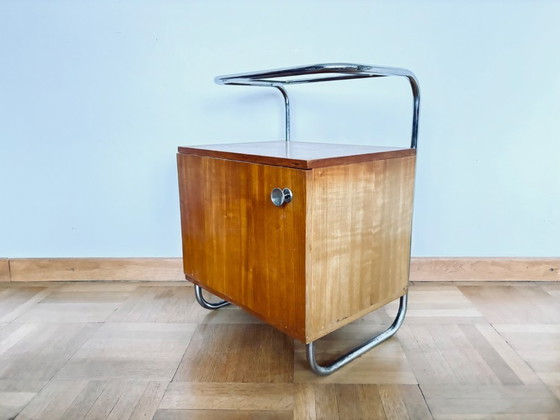 Image 1 of Funktionalistischer Nachttisch