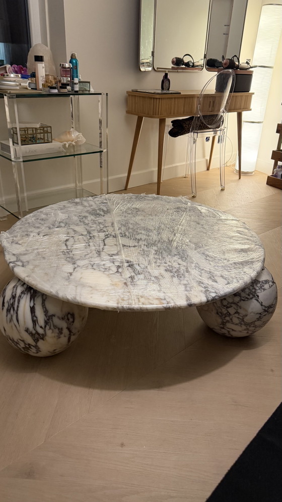 Viola Calacatta Marmor Couchtisch rund – Couchtische (photo 2 of 15)
