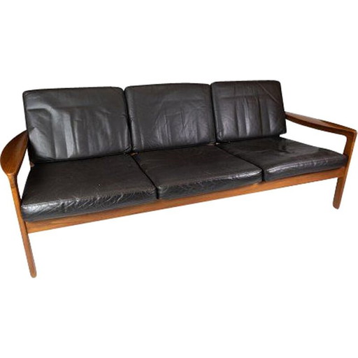 Canapé trois places vintage en teck et tapissé de cuir noir par Arne Vodder 1960s