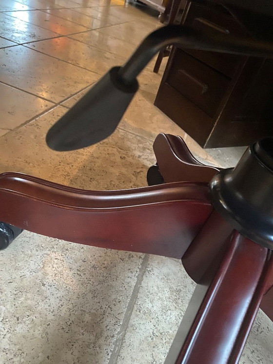 Image 1 of Poltrona direzionale Chesterfield antica