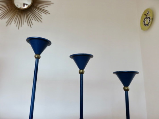 Image 1 of Série de 3 bougeoirs scandinaves, moderniste, métal laqué bleu et laiton années 70