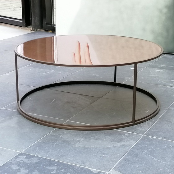Image 1 of Pode Gloss Wenqé coffee table