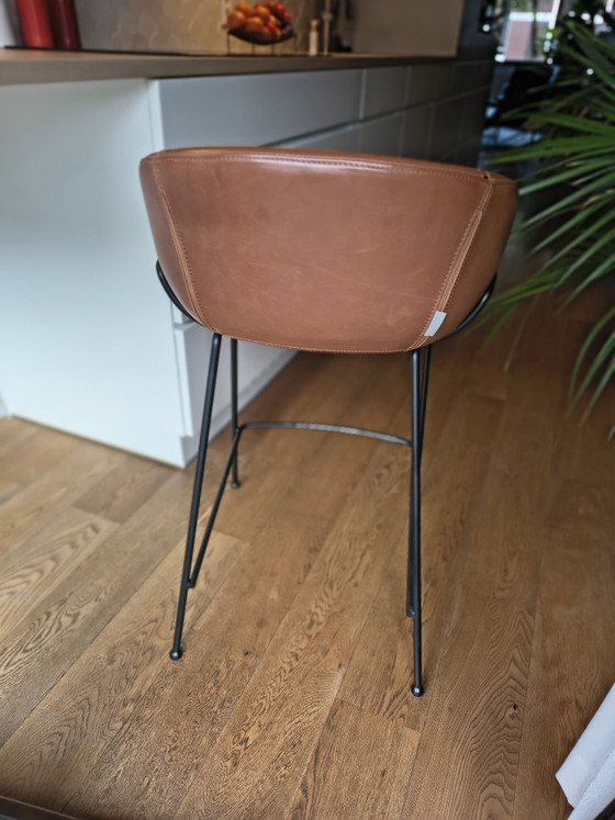Zuiver Feston Sgabello da Bar Marrone Cognac 65 cm – Sgabelli da bar, Metallo, Skai (photo 4 of 8)