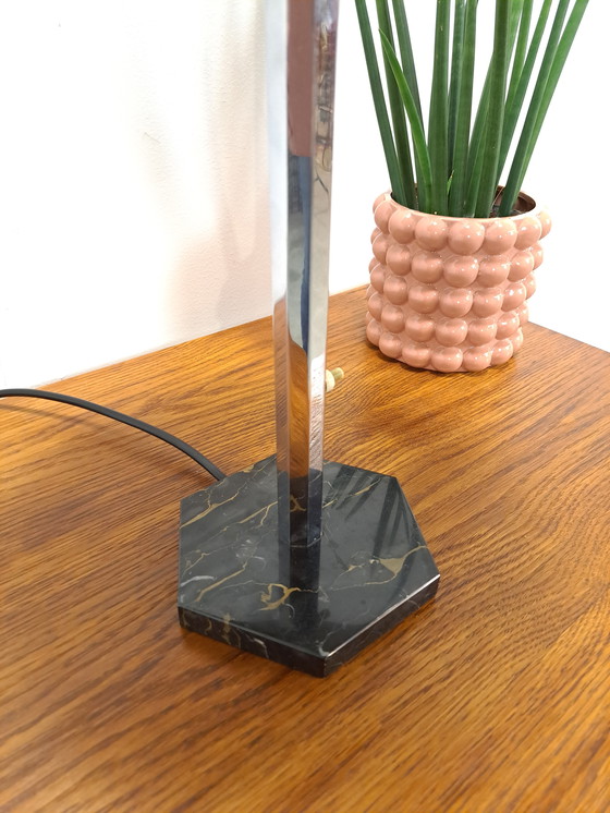 Image 1 of Tafellamp met Marmeren Voet en Zeskant Chromen Frame
