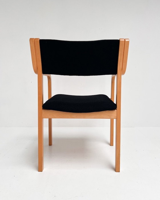 Image 1 of Ensemble de 8 chaises de design scandinave par PO Korhonen, années 1980