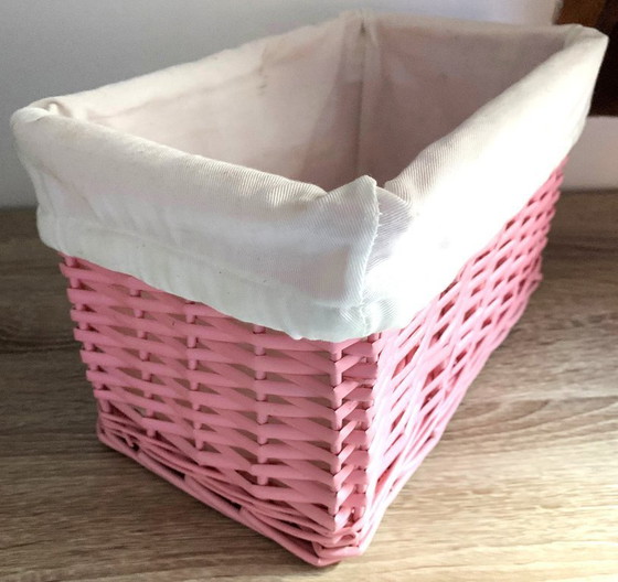 Image 1 of Großer rechteckiger Korb aus rosa Weide und besticktem Canvas