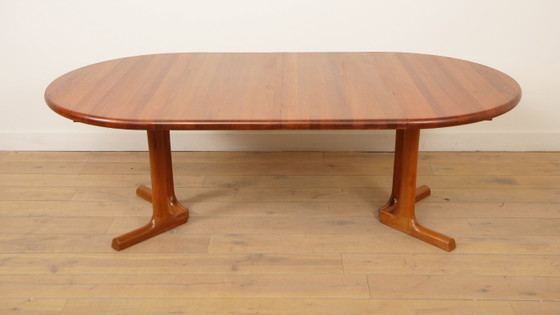 Vintage Extendable Round Dining Table | Dyrlund | Solid Teak | Danish | – Wood (photo 2 of 11)