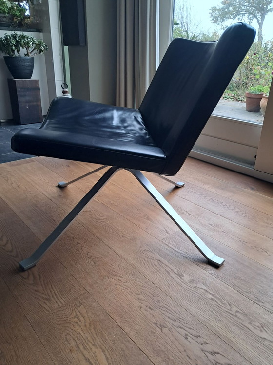 2 Tonon schwarze Leder-Drehsessel, Drehstühle, Polierter Stahl (Foto 2 von 5)