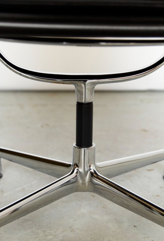 Image 1 of Charles & Ray Eames Chair EA 208 Chair for Vitra