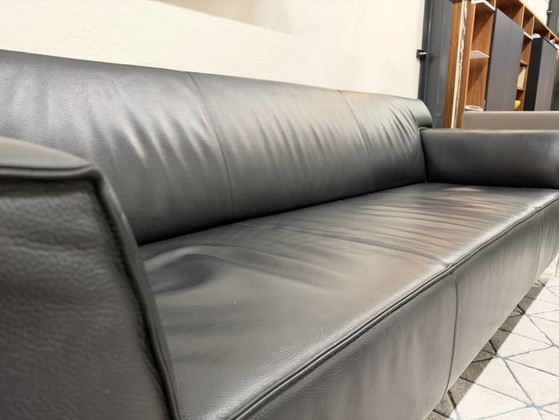 Design on Stock Bloq 3-Sitzer schwarzes Leder, 3-5 Sitzer Sofas (Foto 3 von 9)