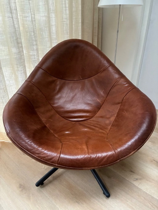 Hidde Label Armchair with Hidde Ottoman