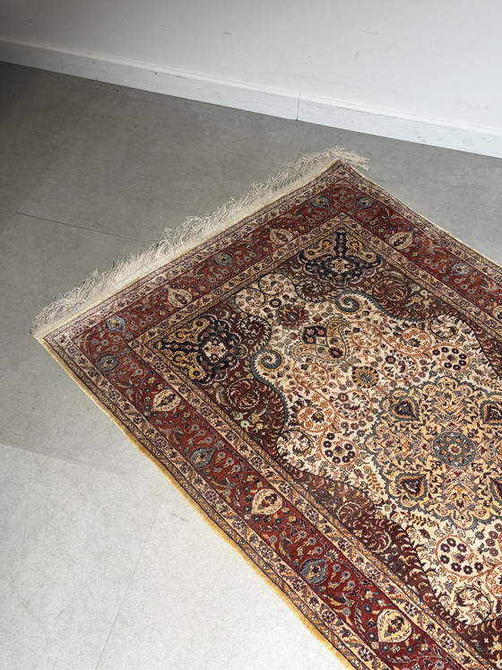 Silk Rug with Floral Medallion, 155 × 93 cm, Rugs & carpets (photo 4 of 6)