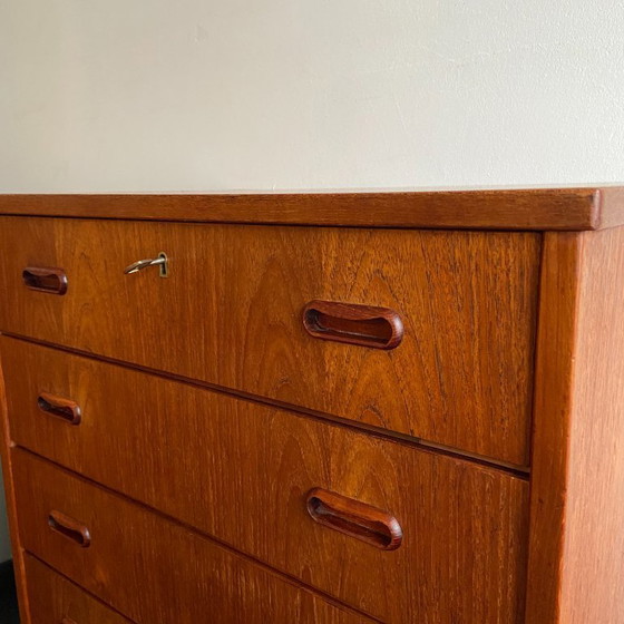 Image 1 of Vintage chest of drawers with 6 drawers