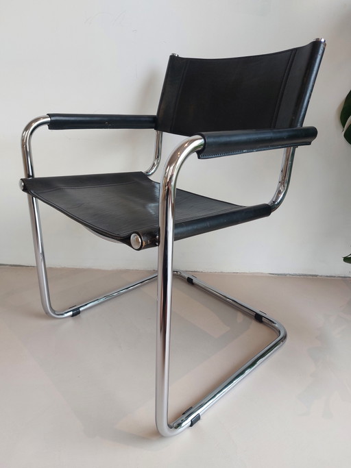 4x Fasem S34 Chaises de salle à manger en cuir noir par Mart Stam
