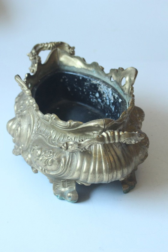 Image 1 of Jardinière Art Nouveau des années 1900, en laiton massif, soudée au feu, pièce artisanale