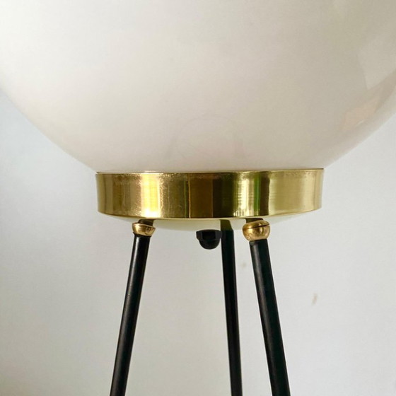Image 1 of 1 lampada da terra vintage Stilnovo, vetro opalino e ferro, Italia anni '50