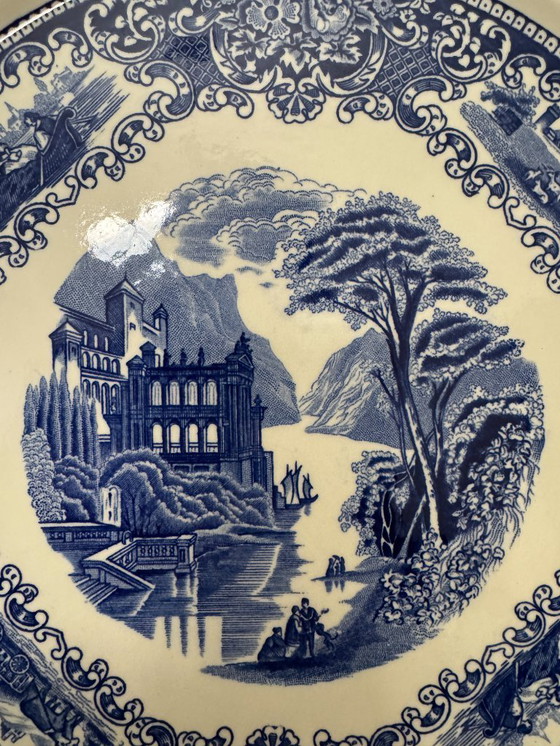 Image 1 of Plat de service Royal Sphinx « Cambridge, Old England » en parfait état