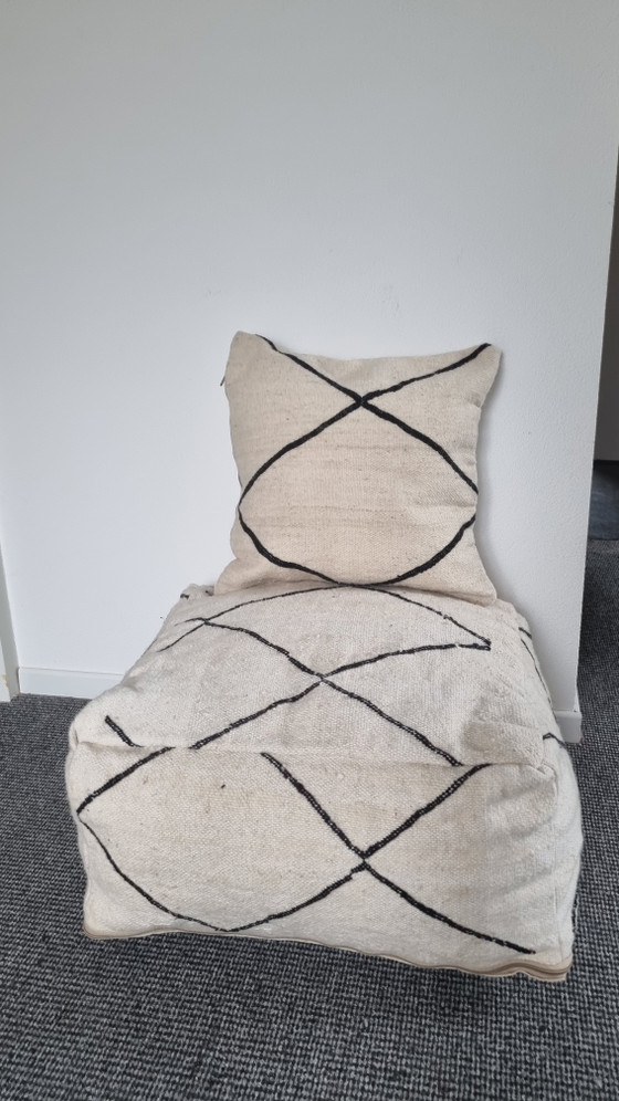 Vintage Berber Poef – Hockers en poefs, Wool (photo 3 of 8)