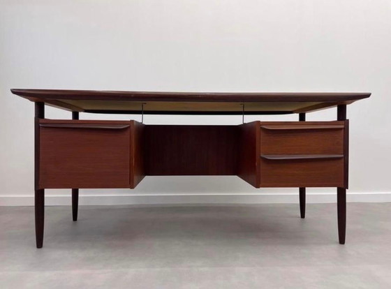 Image 1 of Iconica scrivania in teak di metà secolo, progettata da Tijsseling per Hulmefa negli anni '60.