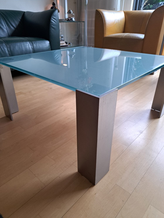 Image 1 of Tavolino da caffè in vetro con gambe in alluminio
