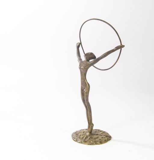 2 x Escultura de bailarina de bronce con aro