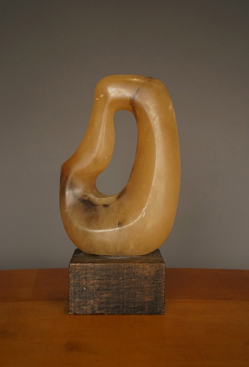 Sculpture abstraite en pierre sculptée du Mid Century. 1960s