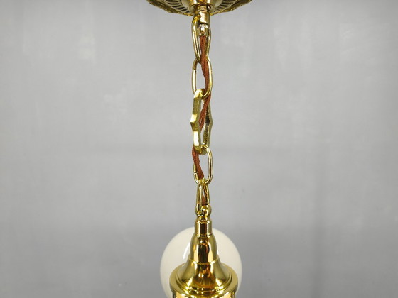 Image 1 of Art Deco kroonluchter van messing en opaalglas, Tsjechoslowakije