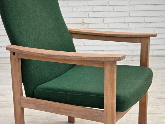 Image 1 of Fauteuil danois des années 1980 de Høng Stole, laine verte pour meubles, bois de chêne.