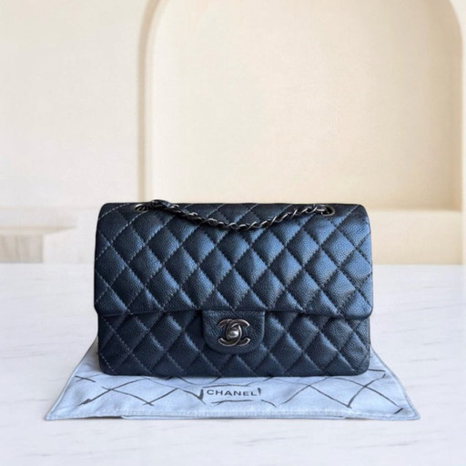 Chanel Classic Flap Medium - Caviar 25cm Gewatteerd generfd kalfsleer Donkergrijs Zilverkleurige hardware Serie 20